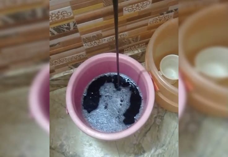 रोहिणी सेक्टर-22 में जल संकट: नलों से आया काला और बदबूदार पानी, DJB पर भड़के लोग