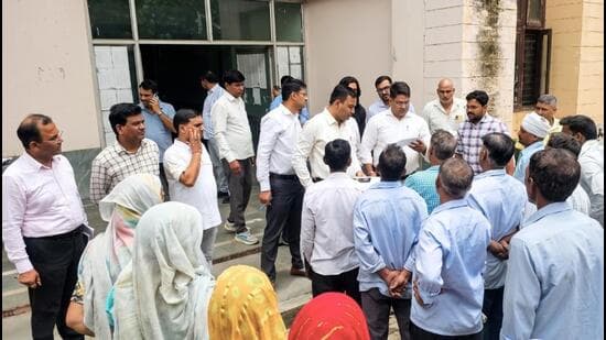 ग्रेटर नोएडा के सेक्टरों में नागरिक समस्याओं को हल करने के लिए प्राधिकरण ने शुरू किया संयुक्त निरीक्षण