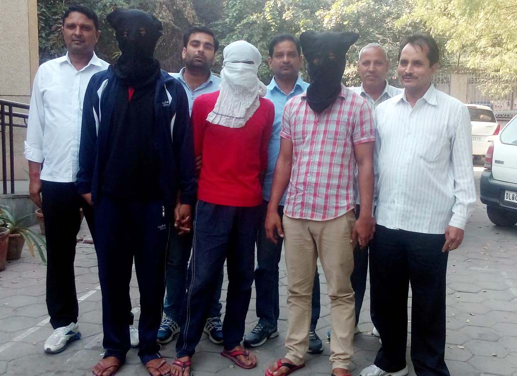 niraj bawania gang membar arrested by outer distt staff