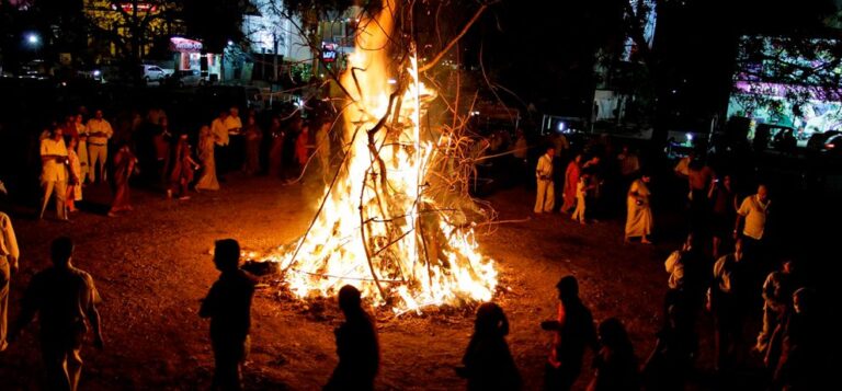 होलिका दहन का ये है शुभ मुहूर्त