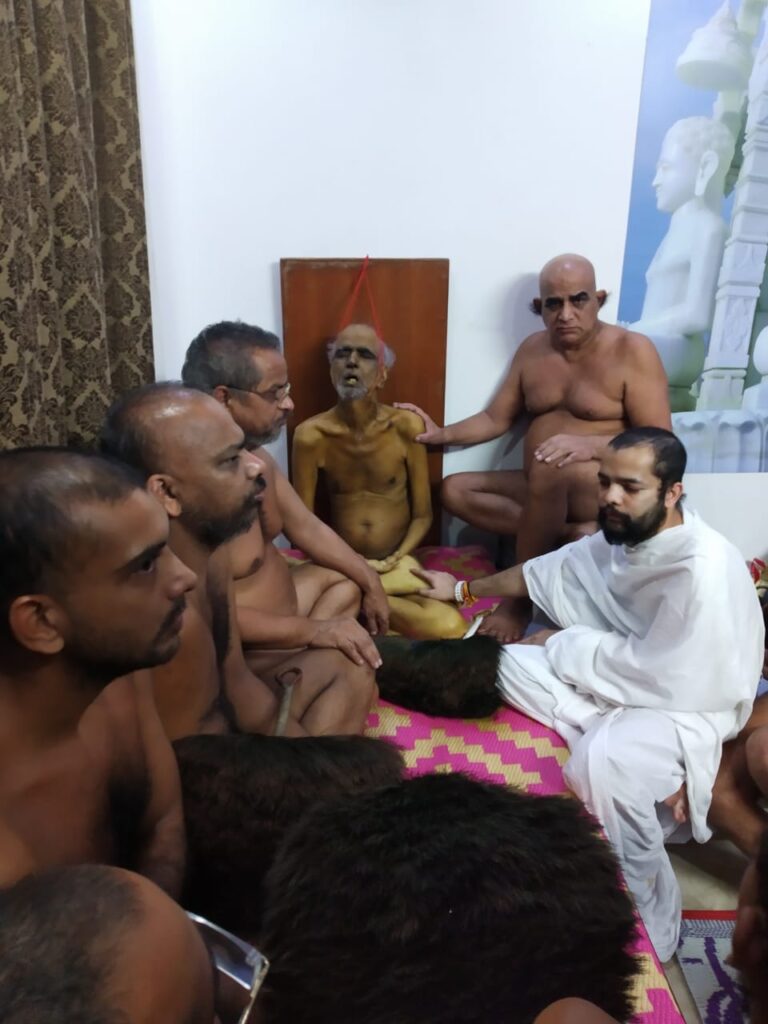 108 जैन मुनि तरुण सागर जी महाराज के अंतिम दर्शन