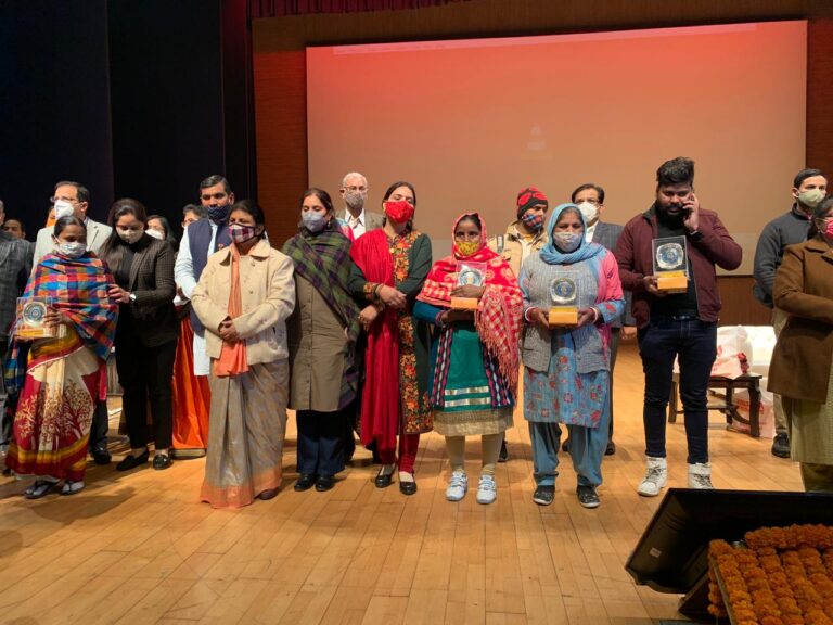 SDMC में कोरोना योद्धाओं के लिए आयोजित हुआ ऊर्जा सत्र