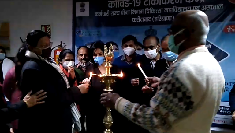फरीदाबाद के ईएसआई मेडिकल कॉलेज में शुरु हुआ कोविड वैक्सीनेशन