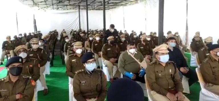 दिल्ली पुलिस आयुक्त ने बढ़ाया घायल पुलिस कर्मियों का हौसला