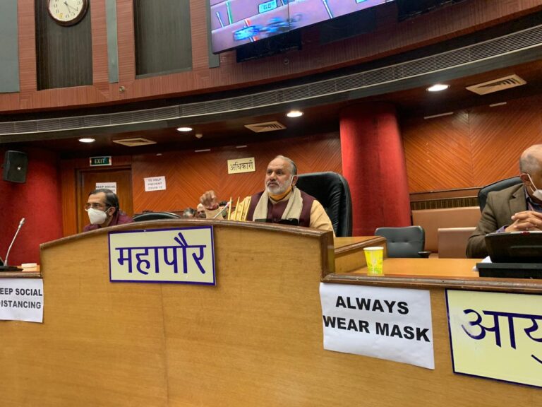 अराजक स्थिति में कांग्रेस ने किया सदन की कार्यवाही का बहिष्कार