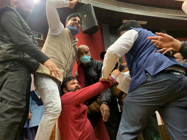 बजट सत्र पर चर्चा के दौरान सदन में हुआ हांगामा