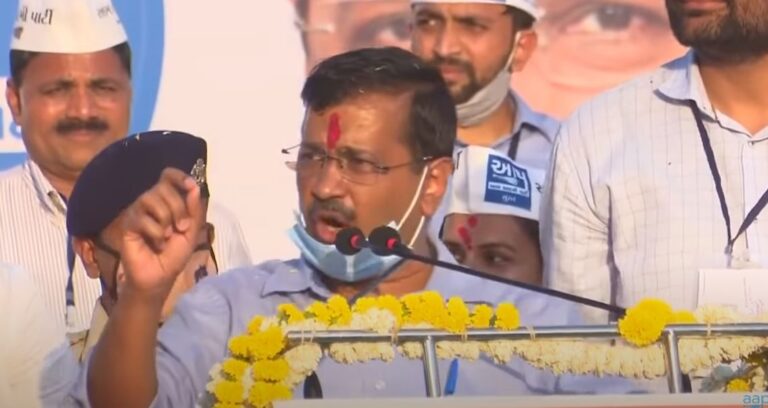 सूरत- मोदी के “गुजरात मॉडल” को दिल्ली  के “केजरीवाल मॉडल” की चुनौती -गुजरात में चमत्कार होने वाला है :-केजरीवाल   