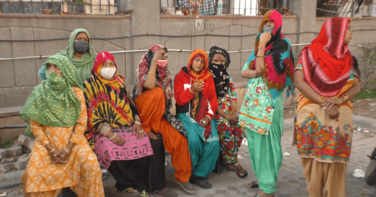 जबरदस्ती वैक्सीनशन से MCD के एक कर्मचारी की हुई मौत ?