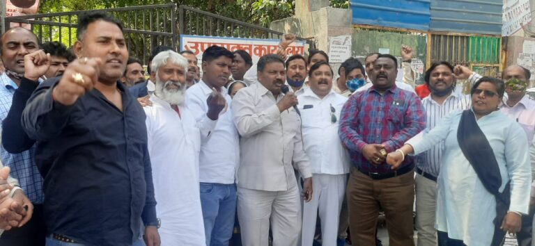दिल्ली- एमसीडी के कर्मचारी फिर उतरे हड़ताल पर