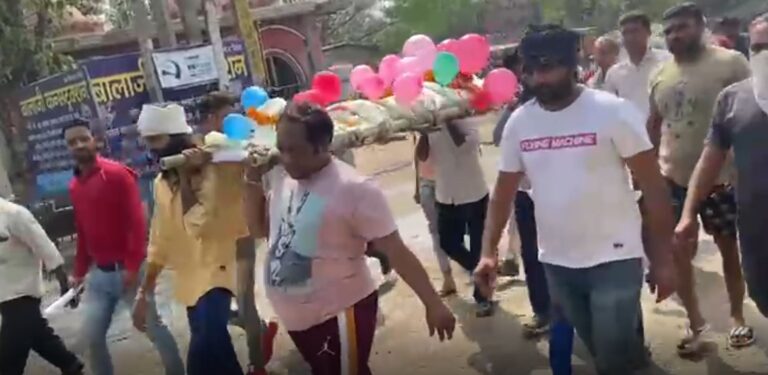 फरीदाबाद में 95 साल के बुजुर्ग के देहांत के बाद समाजसेवियों ने करा अंतिम संस्कार