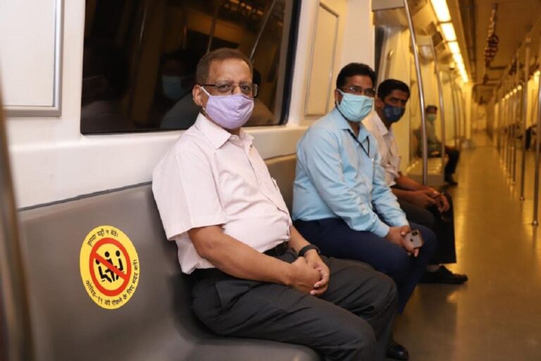 दिल्ली मेट्रो में कोरोना गाइडलाइन का उल्लंघन करने वालों को मिलेगी सख्त सजा।