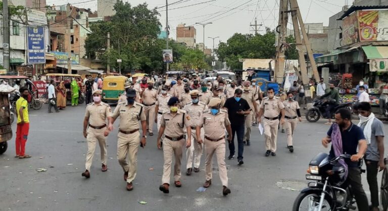 Ashok Vihar -DCP सहित 1100 जिला पुलिस रही रात्रि गश्त में ,हासिल क्या हुआ ?