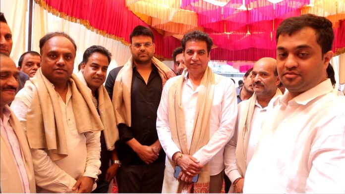 आदर्श नगर में निशुल्क नेत्र जांच शिविर, प्रदेश अध्यक्ष देवेंद्र यादव हुए शामिल