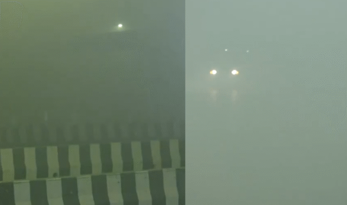 दिल्ली में ठंड का कहर: घने कोहरे से थमी रफ्तार, कई ट्रेनें देरी से चलीं