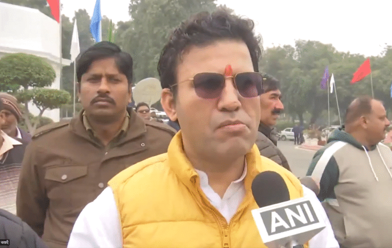 दिल्ली विधानसभा में गुरु तेगबहादुर शहादत बहस पर क्यों मचा हंगामा