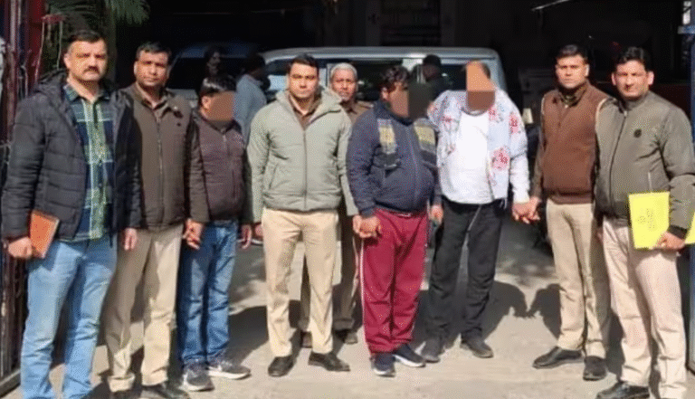 दिल्ली में इंटर-स्टेट ऑटो चोर गैंग पर शिकंजा, 3 बदमाश काबू