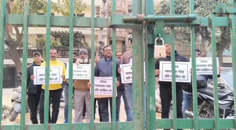 दिल्ली के नारायणा गांव में पार्किंग संकट गहराया, DDA की दीवार से बढ़ी परेशानी