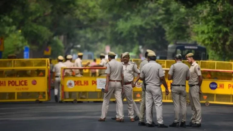 दिल्ली पुलिस का मेगा एक्शन, कवच 12.0 में एक दिन में 586 गिरफ्तार