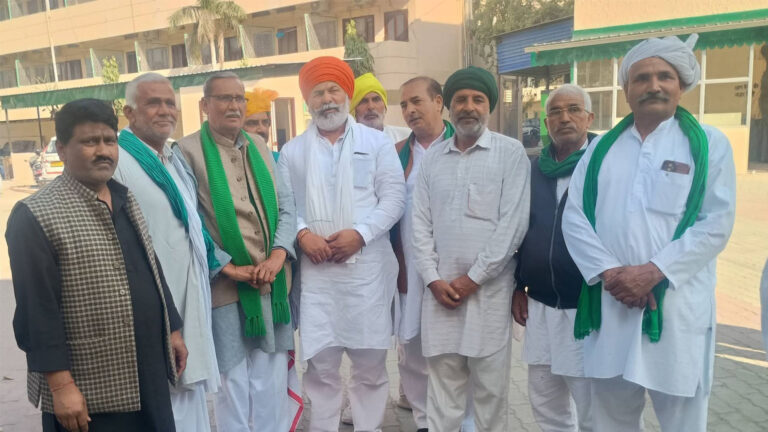 बांसी बेरदाह में गूँजी जल-जंगल-ज़मीन की लड़ाई: आदिवासियों ने माँगा 1 करोड़ प्रति एकड़ मुआवज़ा या ज़मीन के बदले ज़मीन