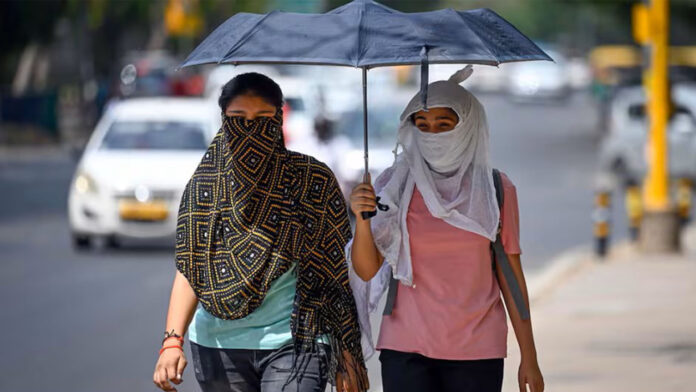 दिल्ली में मौसम का यू-टर्न: पारा 30°C के पार, क्या मार्च में टूटेगा गर्मी का रिकॉर्ड?
