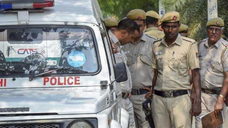 होली से पहले दिल्ली पुलिस का ‘ऑपरेशन आघात 4.0’, 48 घंटे में 900 बदमाशों पर कार्रवाई, 200 गिरफ्तार