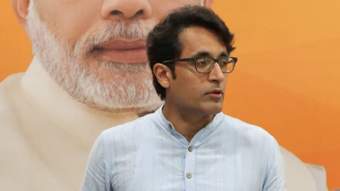 प्रदीप भंडारी का सीधा वार: राहुल और प्रियंका की लैविश लाइफस्टाइल के लिए कार्यकर्ताओं से हो रही उगाही!