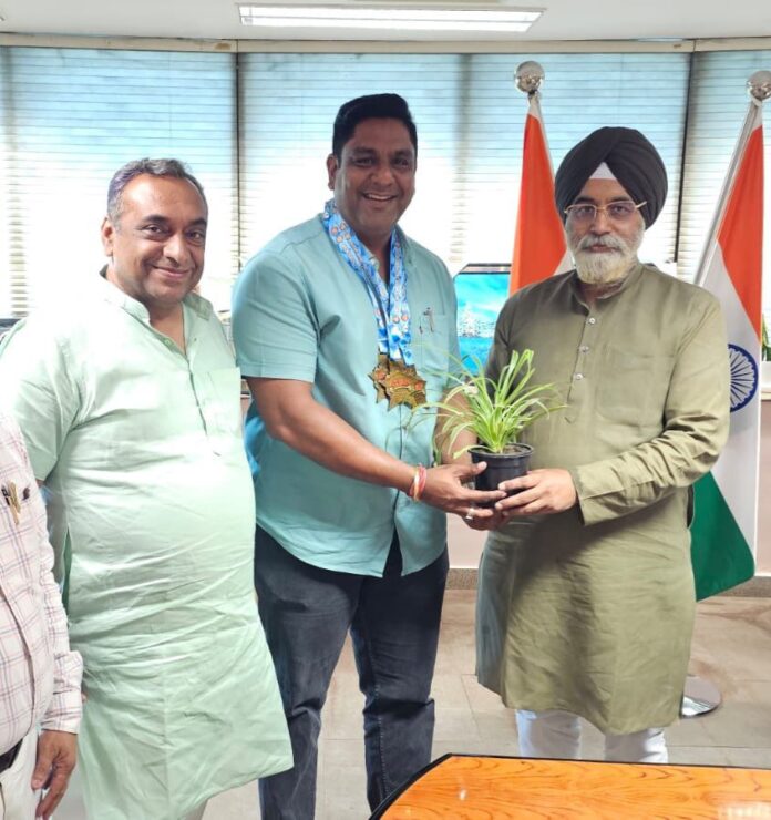 MCD के जूनियर इंजीनियर रवि चौहान ने एशियन पावरलिफ्टिंग में जीते तीन स्वर्ण पदक