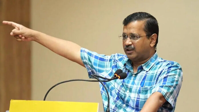 केजरीवाल का बड़ा हमला: ‘ट्रंप के सामने झुकने से बेहतर इस्तीफा दे दें’