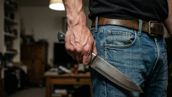 दिल्ली के पश्चिम विहार में खूनी 'शक': मां के अवैध संबंध के संदेह में बेटे ने युवक को सरेराह चाकू से गोदा, 22 साल के अमन की मौत