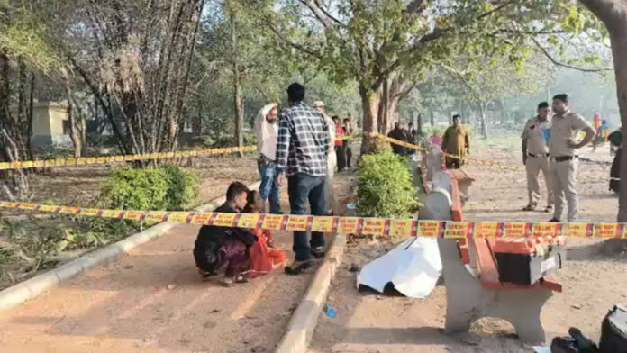 खौफनाक: उस्मानपुर थाने के ठीक सामने 18 साल के युवक की चाकू मारकर हत्या; DDA पार्क में खून से लथपथ मिला ज़ैद का शव