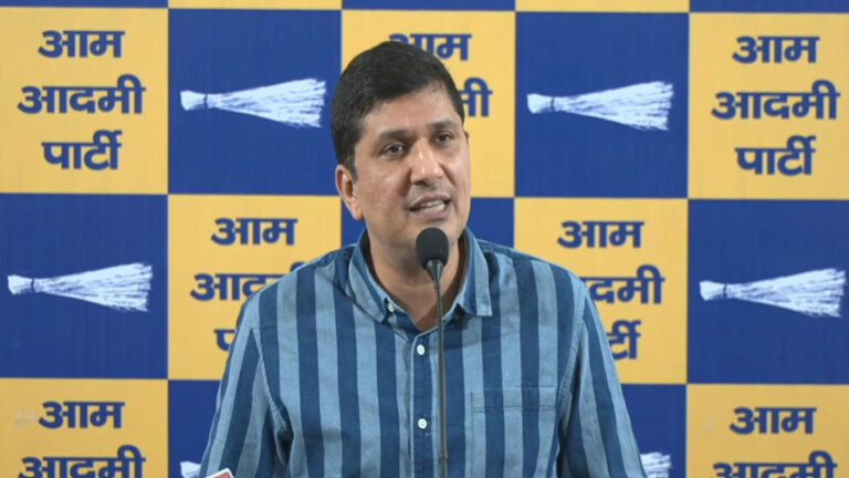 पालम अग्निकांड पर सौरभ भारद्वाज का बड़ा खुलासा: “यह हादसा नहीं, ‘सरकारी हत्या’ है; 30 फुट चौड़ी गली में भी नहीं खुली दमकल की सीढ़ी”
