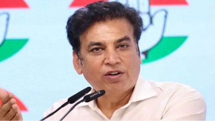 MCD सफाई कर्मचारियों की भर्ती पर 'महासंग्राम': कांग्रेस ने ठेका नीति को बताया दलित विरोधी; बोली— 