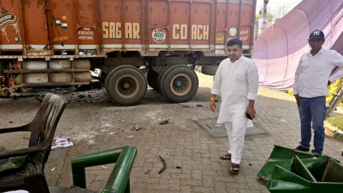 द्वारका के CNG पंप पर भीषण धमाका: ट्रक में गैस भरते समय फटा सिलेंडर; 4 घायल, 2 की हालत नाजुक