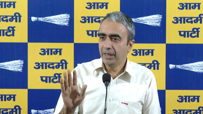 गुजरात में 'AAP' से डरी भाजपा? गोपाल इटालिया की गिरफ्तारी की साजिश और AI के इस्तेमाल का आरोप; अनुराग ढांडा ने खोला मोर्चा