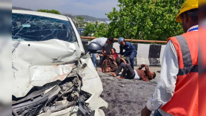 हरिद्वार में भीषण सड़क हादसा: दिल्ली-देहरादून हाईवे पर टैंकर से टकराई हरियाणा के यात्रियों की कार; भागवत कथा में शामिल होने आ रहा था परिवार