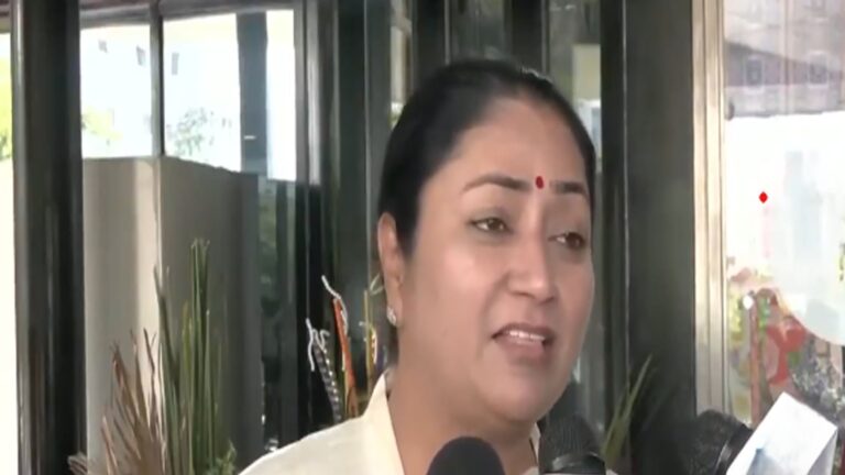 आबकारी केस: केजरीवाल की याचिका खारिज होने पर CM रेखा गुप्ता का तंज, कहा- ‘अदालत को कटघरे में खड़ा करना AAP की पुरानी आदत’