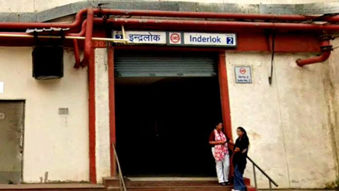 दिल्ली: इंद्रलोक मेट्रो स्टेशन के लेडीज टॉयलेट में फंदे से लटका मिला 40 वर्षीय शख्स का शव, इलाके में मचा हड़कंप