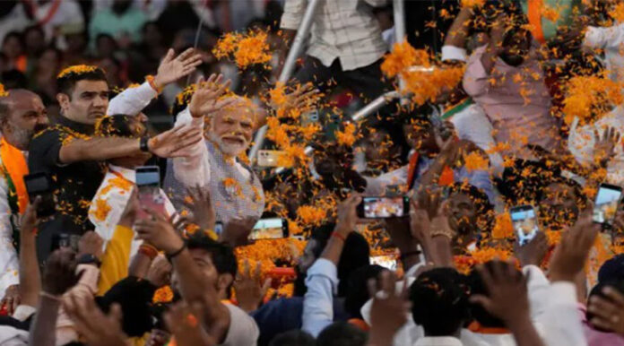 पूर्व आर्थिक सलाहकारों ने मोदी सरकार की आर्थिक नीतियों पर उठाए सवाल।