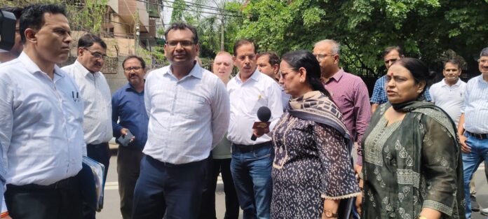 DC का तूफानी दौरा,