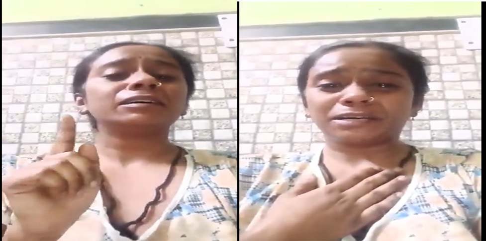 दिल्ली के नांगलोई में एक विवाहिता की मौत के मामले में पुलिस जांच करती हुई,