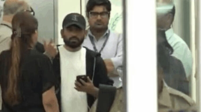 जंतर-मंतर पर CJP के प्रदर्शन में शामिल समर्थक और अभिजीत दीपके।
