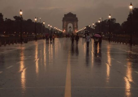दिल्ली में IMD का येलो अलर्ट, हल्की बारिश और तेज हवाओं की संभावना।