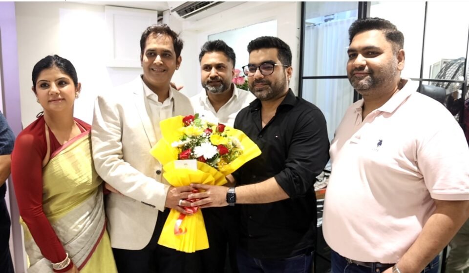 अशोक विहार में Diamond D’or के नए ज्वेलरी शोरूम का भव्य उद्घाटन।
